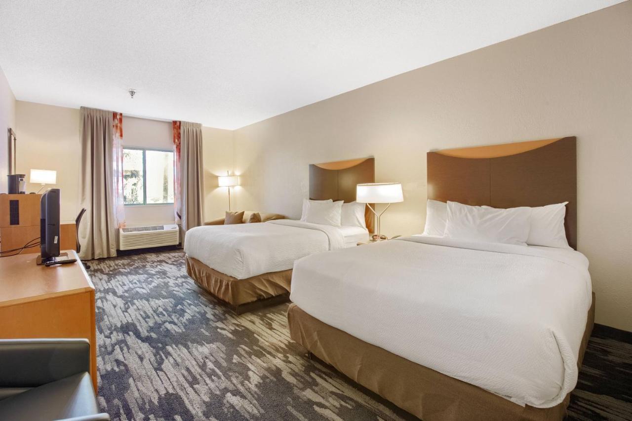Fairfield And Hotel
