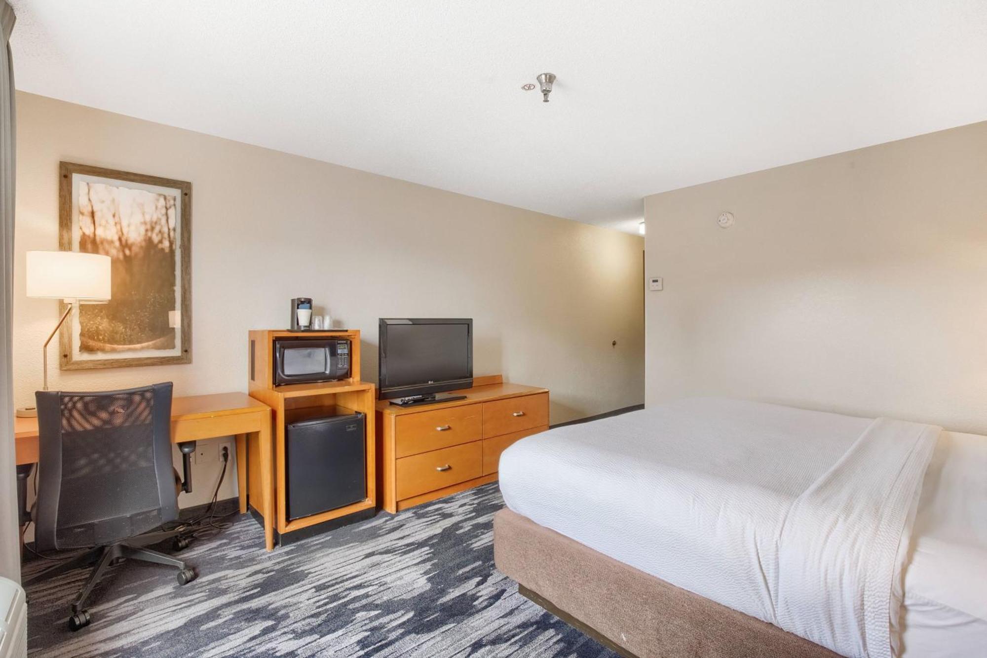 Hotel Fairfield And Mobile